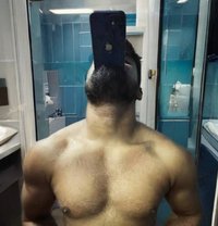 Keshan - Male escort in Dubai