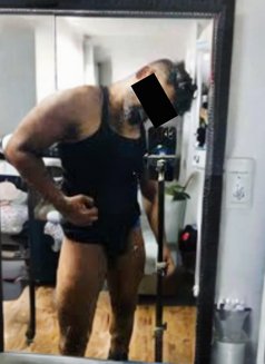 Keshan - Male escort in Dubai Photo 4 of 5