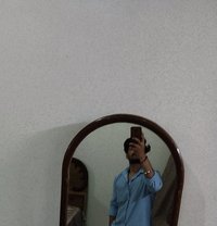 Sneakersxx - Acompañantes masculino in New Delhi