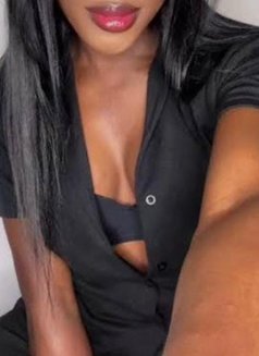 Kessy - Transsexual escort in Nairobi Photo 6 of 7