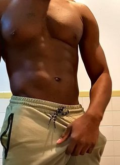 Kev (BBC) - Male escort in Hong Kong Photo 2 of 2