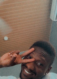 Kevin 2307 - Masajista in Accra Photo 10 of 13