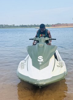 Kevin 2307 - Masajista in Accra Photo 12 of 13