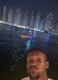 Kevin 2307 - Masajista in Accra Photo 4 of 13