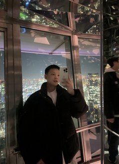 kevin - masseur in Shanghai Photo 3 of 3