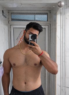 Kevin - Acompañantes masculino in Bangalore Photo 8 of 8