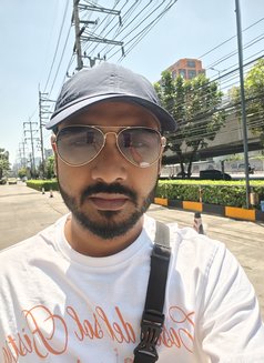 Kevin - Male escort in Colombo Photo 2 of 3