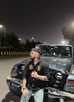 Kevin - Acompañantes masculino in Noida Photo 2 of 8