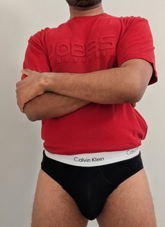 KV Live cam shows + big tool - Male adult performer in Colombo Photo 3 of 4