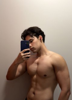 Kevin Magnus - Male companion in Shenzhen Photo 5 of 6