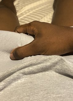 Kevin - Male escort in Colombo Photo 1 of 3
