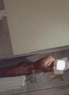 Kevin - Male escort in Colombo Photo 4 of 6