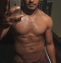 Leo - Male escort in Colombo