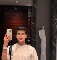 Kevin_XL - Male escort in Al Juffair