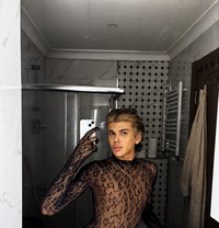 Kevin_XL - Male escort in İstanbul Photo 6 of 7