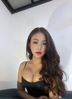 Keyira - Transsexual escort in Jakarta Photo 3 of 5