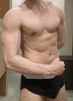 Keyy model - Male escort in Shanghai Photo 1 of 4