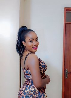 Keziah - escort in Doha Photo 2 of 3