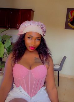 Keziah - escort in Riyadh Photo 2 of 3