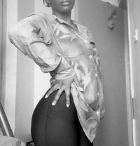 Kezzy hook up/nudes and video call - Transsexual escort in Nairobi