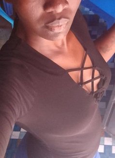 Kezzy hook up/nudes and video call - Transsexual escort in Nairobi Photo 5 of 9