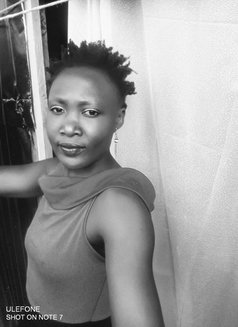 Kezzy hook up/nudes and video call - Acompañantes transexual in Nairobi Photo 7 of 7