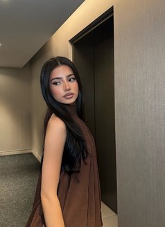 Khadija - escort in Muscat Photo 2 of 6