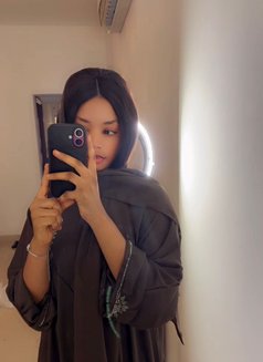 Khadijah - escort in Muscat Photo 1 of 3