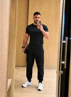 Khaled - Male escort in Dubai Photo 4 of 7