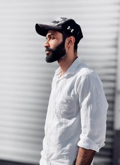 Khalid Big Dick Boy - Male escort in Muscat Photo 2 of 4