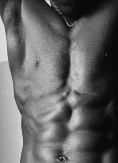 Khalid - Acompañantes masculino in Nairobi Photo 3 of 3