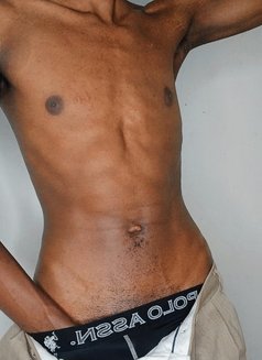Khalid - Male escort in Nairobi Photo 5 of 7