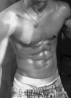 Khalid - Male escort in Nairobi Photo 3 of 7
