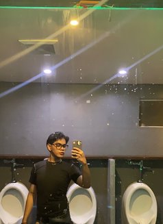 Khalil - Male escort in Makati City Photo 3 of 4