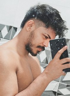 Khan 8 Inch Mbull - Male escort in New Delhi Photo 2 of 5