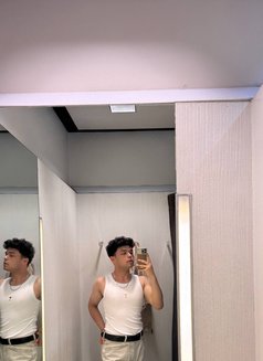 Khan - Male escort in İstanbul Photo 2 of 6