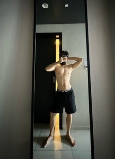 Khan Young Newbie - Male escort in Ho Chi Minh City Photo 10 of 14