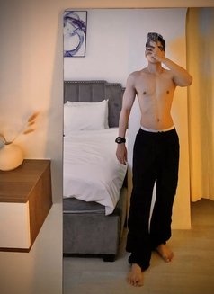 Khan Young Newbie - Male escort in Ho Chi Minh City Photo 16 of 21