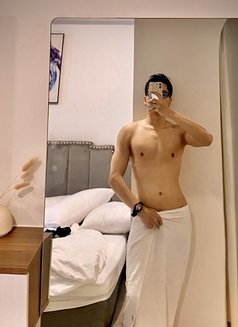 Khan Young Newbie - Male escort in Ho Chi Minh City Photo 17 of 21