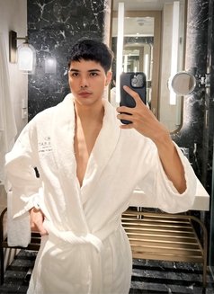 Khan Young Newbie - Male escort in Ho Chi Minh City Photo 22 of 22