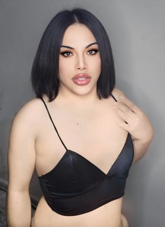 Khanom - Transsexual escort in Al Manama Photo 4 of 4