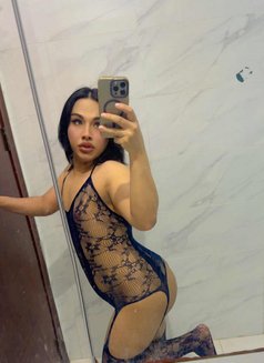 Khanom - Transsexual escort in Al Manama Photo 10 of 10