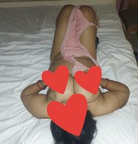MUSLIM HOUSE WIFE BIG BOOBS CAM /MEET - escort in New Delhi