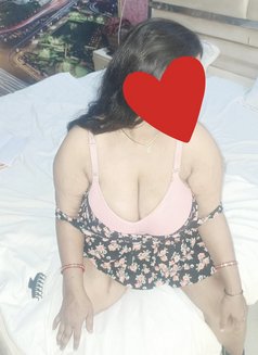 MUSLIM HOUSE WIFE BIG BOOBS CAM /MEET - puta in New Delhi Photo 6 of 14