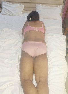 MUSLIM HOUSE WIFE BIG BOOBS CAM /MEET - puta in New Delhi Photo 7 of 14