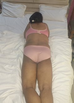 MUSLIM HOUSE WIFE BIG BOOBS CAM /MEET - puta in New Delhi Photo 11 of 14