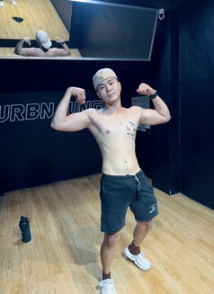 Khel Santiago - Acompañantes masculino in Manila Photo 5 of 5