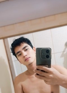 Khen Lix - Male escort in Makati City Photo 1 of 4