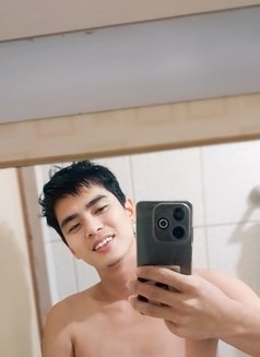 Khen Lix - Male escort in Makati City Photo 2 of 4