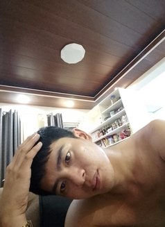 Khen Lix - Male escort in Makati City Photo 3 of 4